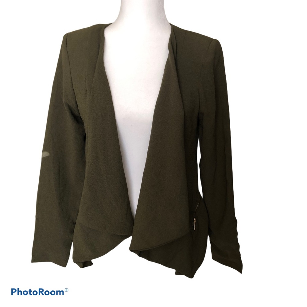 Dainty Hooligan olive green open blazer